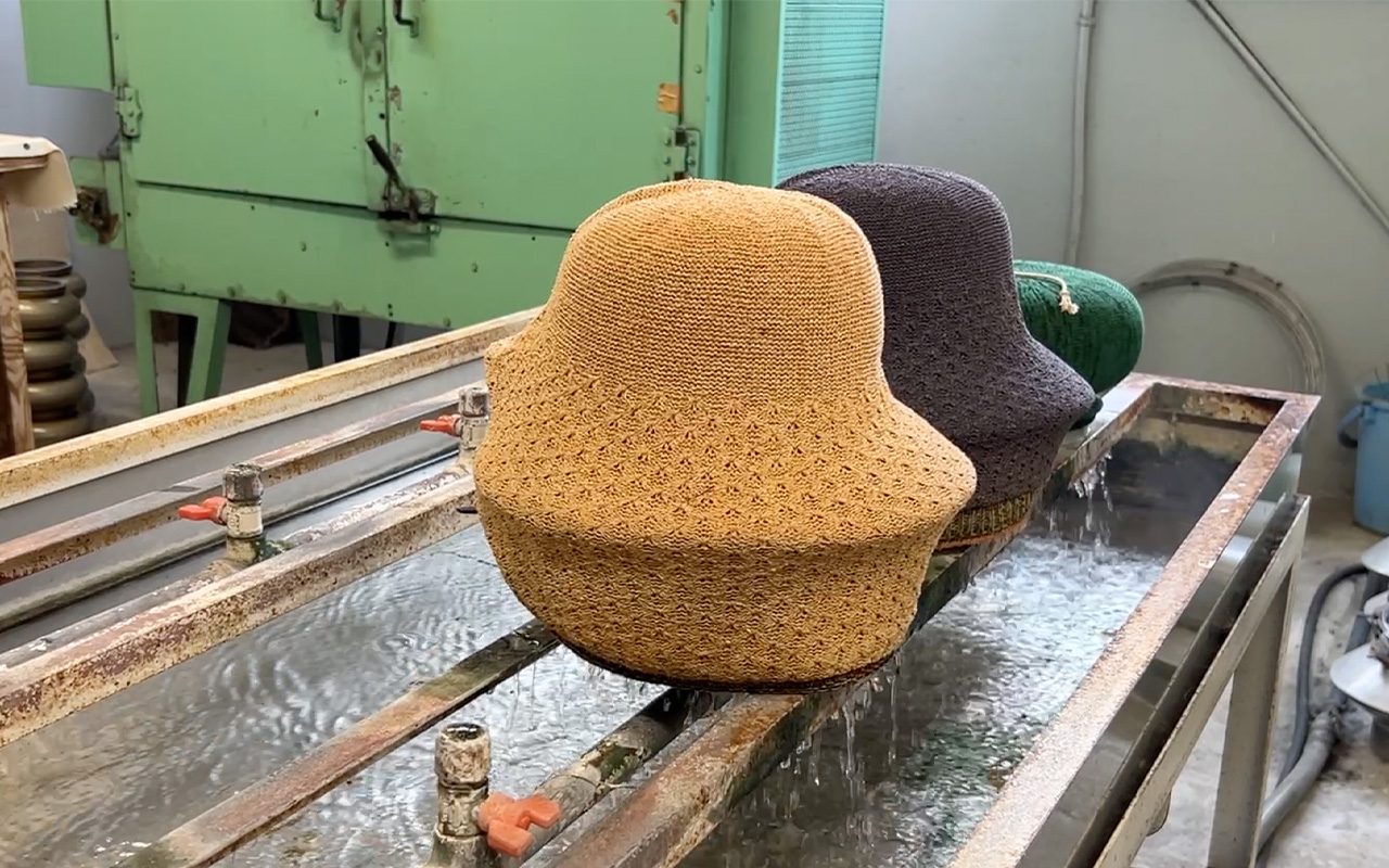 Beret is flamingo