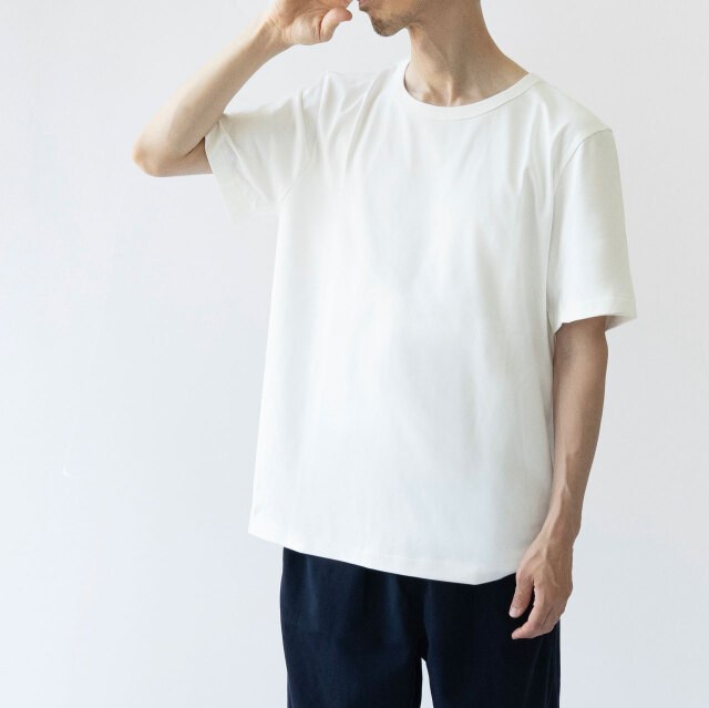 希少コットンの上質な白Tシャツ- kitt