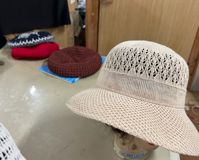 Beret is flamingo