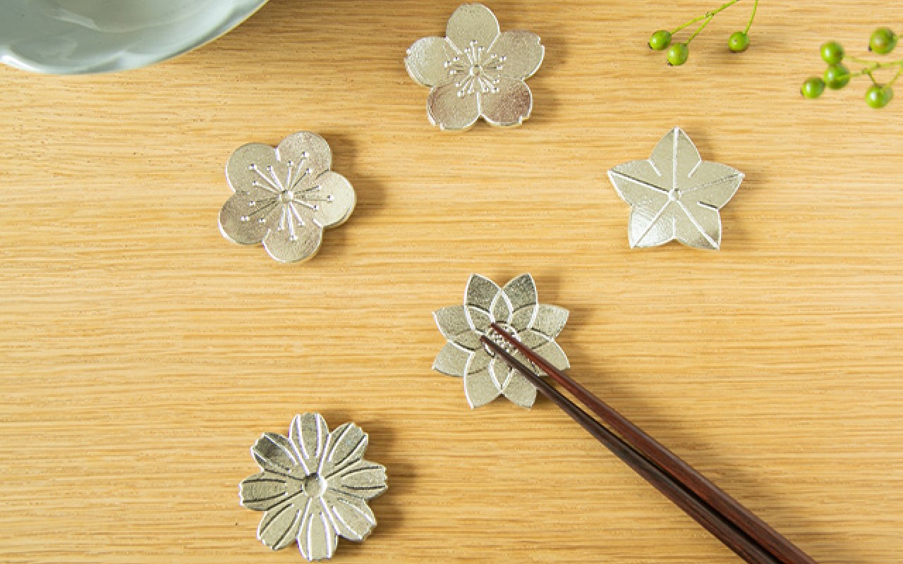 日本いいもの屋　箸置 「花ばな」 -能作-